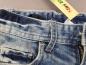 Preview: kurze Jeans Gr. 116 H&M verschwaschen, Fransen, bunte Stickblumen