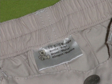 Sommerhose Gr. 74 creme mit coolen Taschen