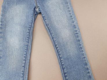 Jeanshose Gr. 104 Zara hellblau Stretch