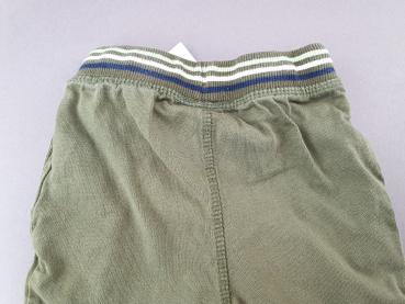 kurze Sommerhose Gr. 74 Topomini oliv mit Taschen und Gummibund