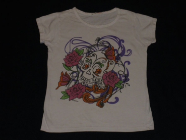 T-Shirt Gr. 140 mit Rosen und Totenkopf