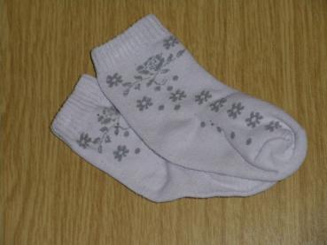 Socken 11cm Gr. 18-19 weiß Blümchen