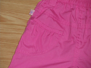 Sommerhose Gr. 68 pink mit Blumen