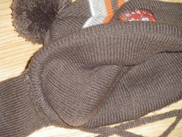 Strickmütze KU 43/45 braun mit Ohren und Bindeband