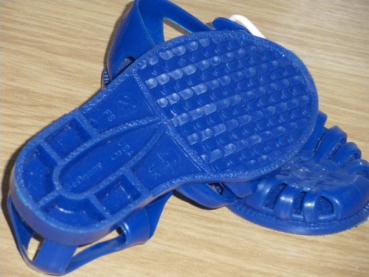 Badeschuhe Gr. 20 in blau