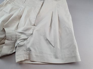 Damenshort Gr. 38 hellgrau mit breitem Bund