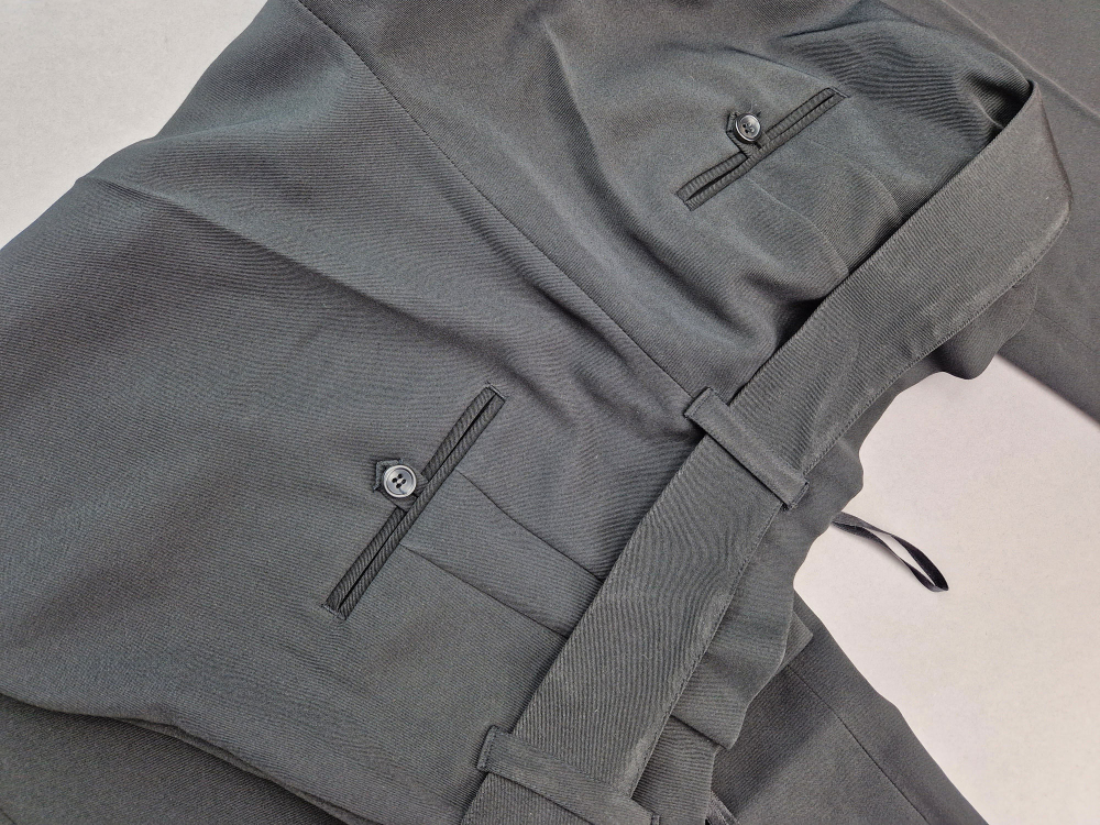 Businesshose Gr. 36/38 laura scott SCHWARZ mit Gürtel und Bügelfalte