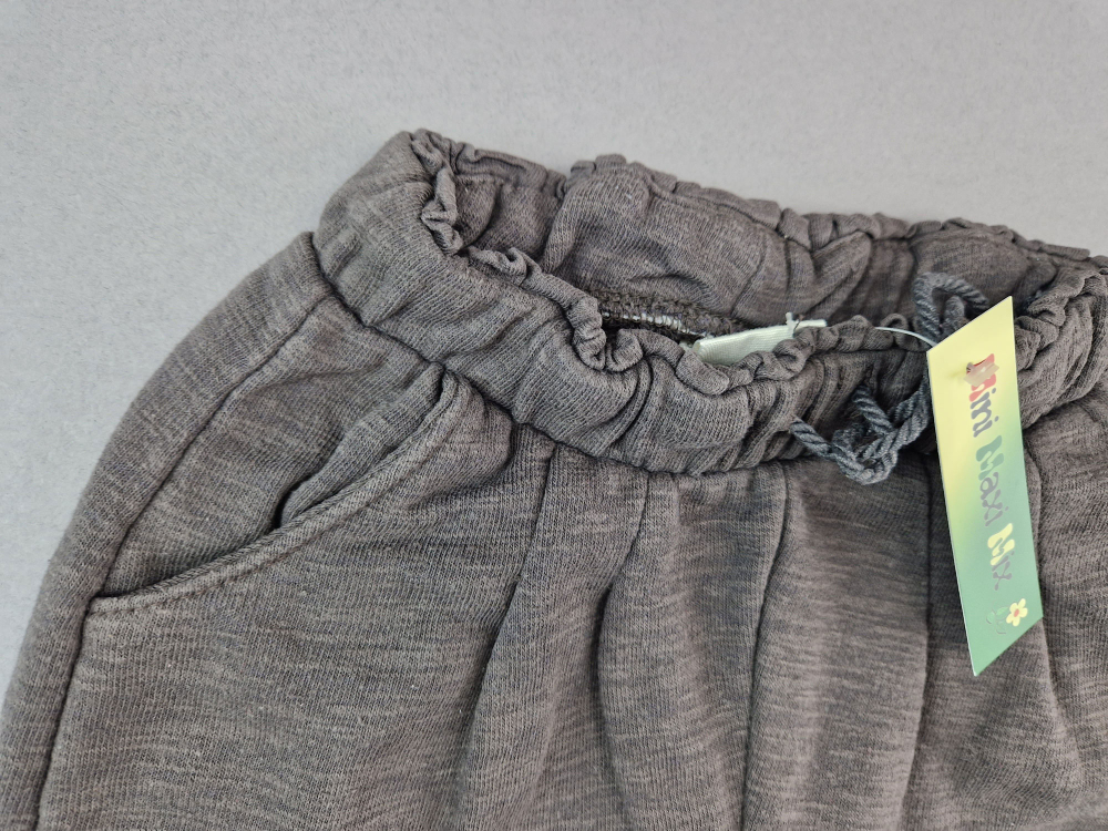 schicke Sweathose Gr. 86/92 Zara dunkelbraun mit Taschen und Kordelzug