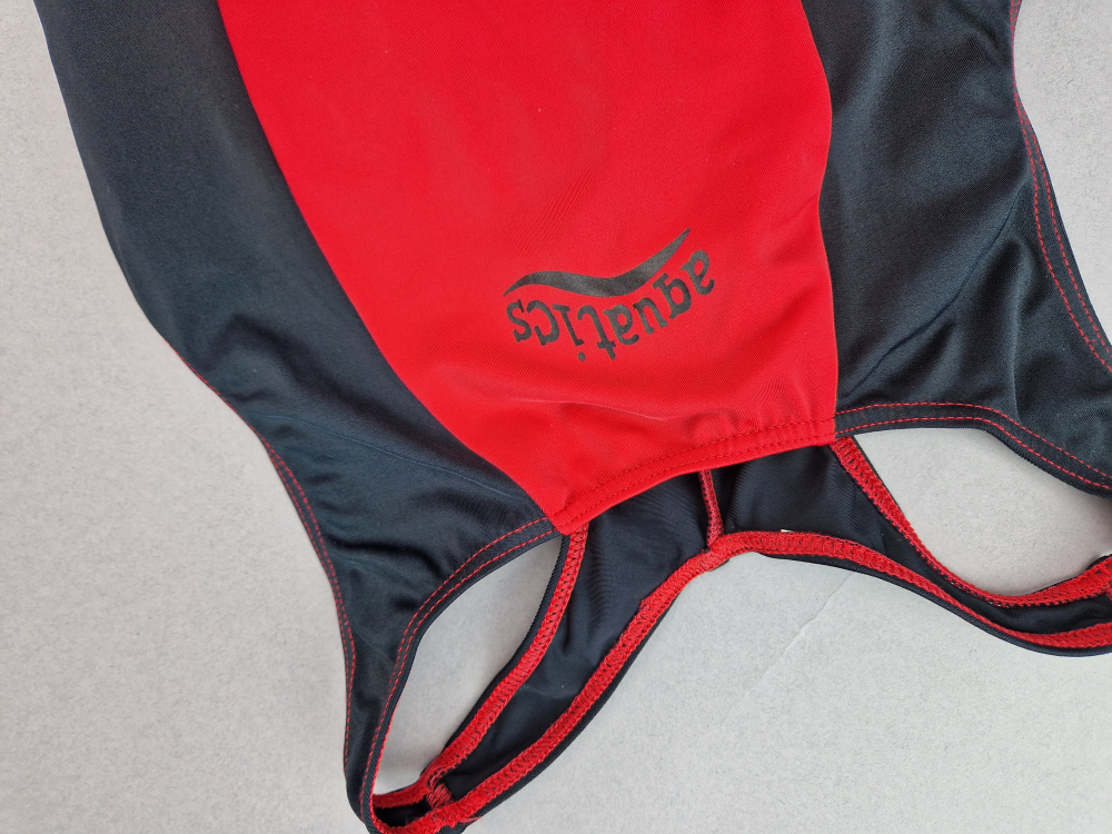 Badeanzug Gr. 164/170 rot/schwarz