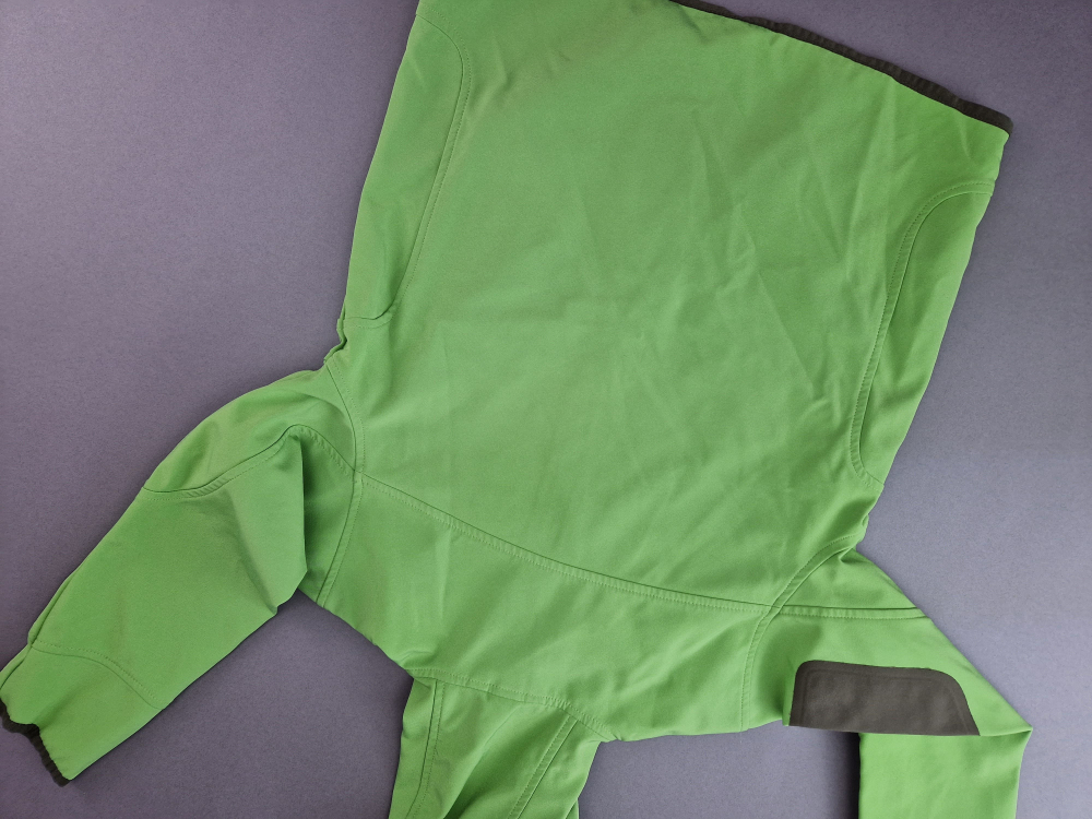 Softshelljacke Gr. 134 me°ru'  grün/grau mit Kaputze