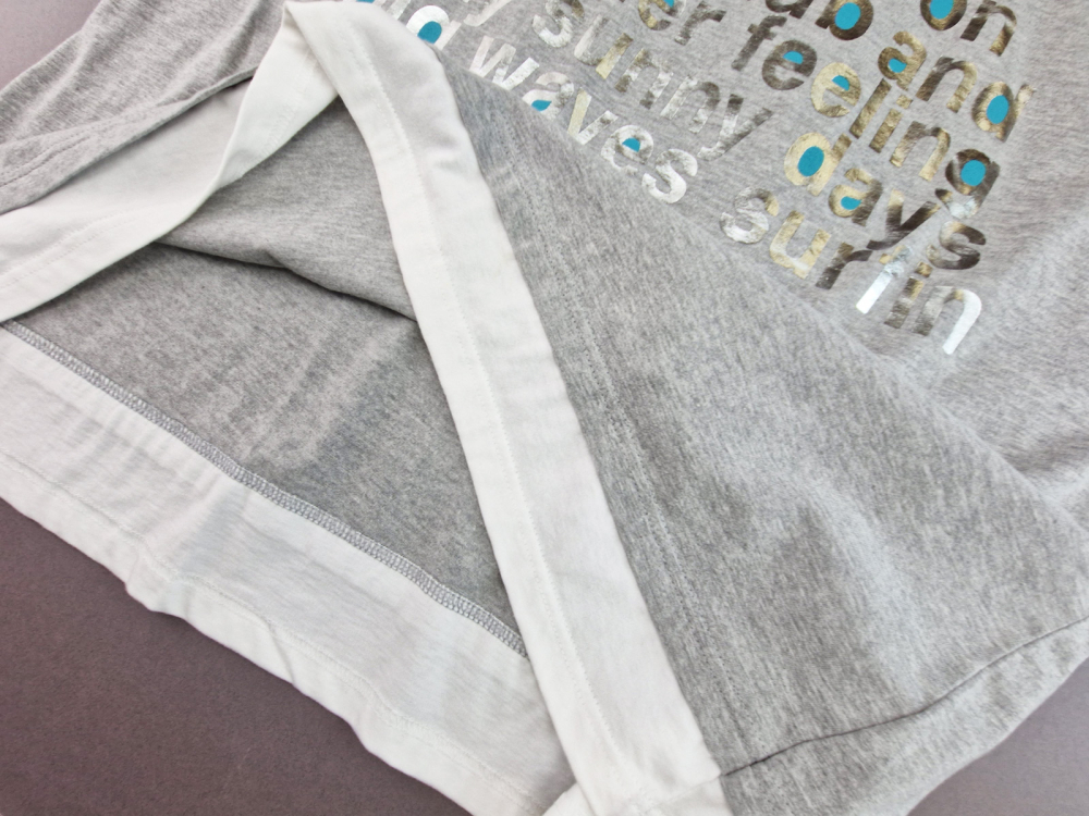 raffiniertes T-Shirt Gr. 52 hellgrau mit Glitzerschrift Doppellagenlook