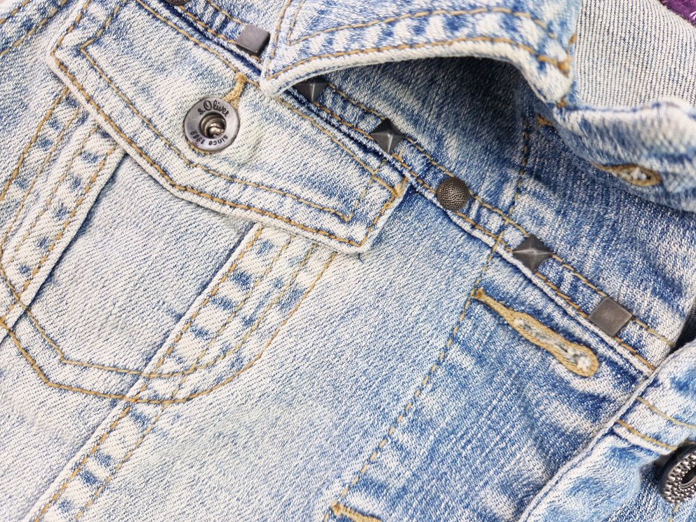 Jeansweste Gr. 158 s.Oliver hellblau mit Nieten