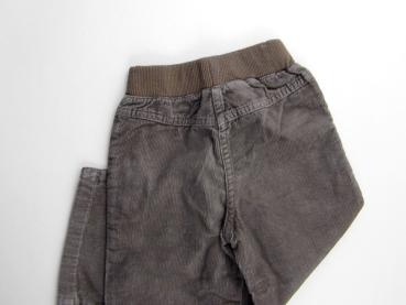 Cordhose Gr. 104 C&A oliv mit Stickerei