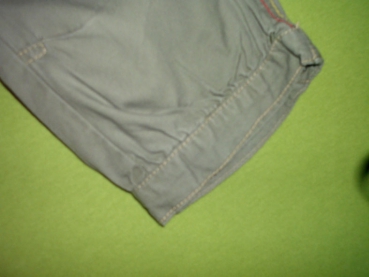 Sommerjeans Gr. 74/80 Topolino oliv mit Blumenstickerei