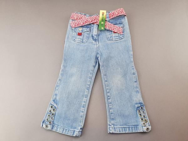 Jeanshose Gr. 80/86 Aldi hellblau mit Gürtel pink und Nieten