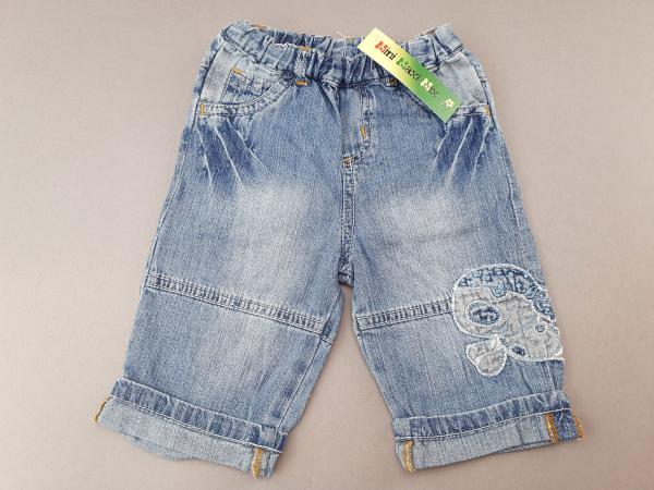 kurze Jeans Gr. 62 hellblau mit Application