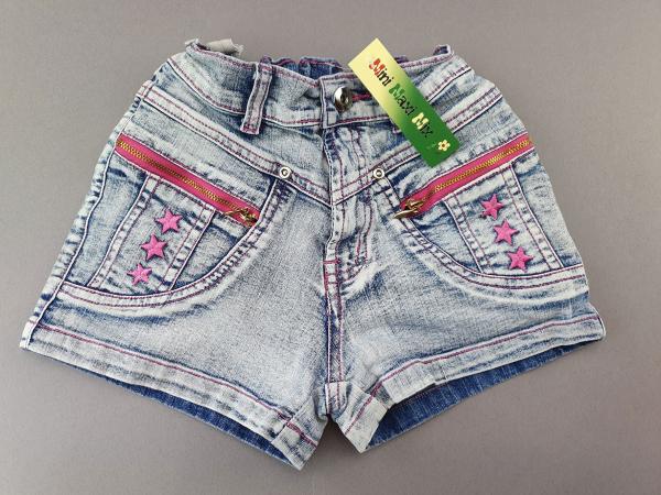 kurze Jeans Gr. 116/122 verwaschen mit pinken Nähten und Sternen