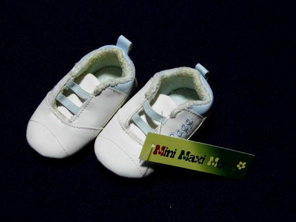 weisse Schuhchen für  Newborn H&M