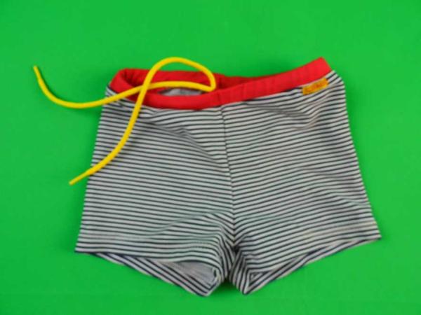 Badehose Gr. 86 Steiff geringelt blau/rot