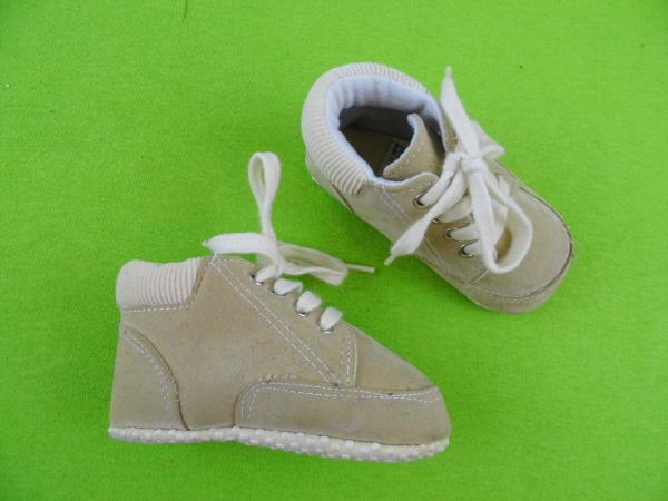 Babyschühchen Gr. 17 beige mit Cordeinsatz