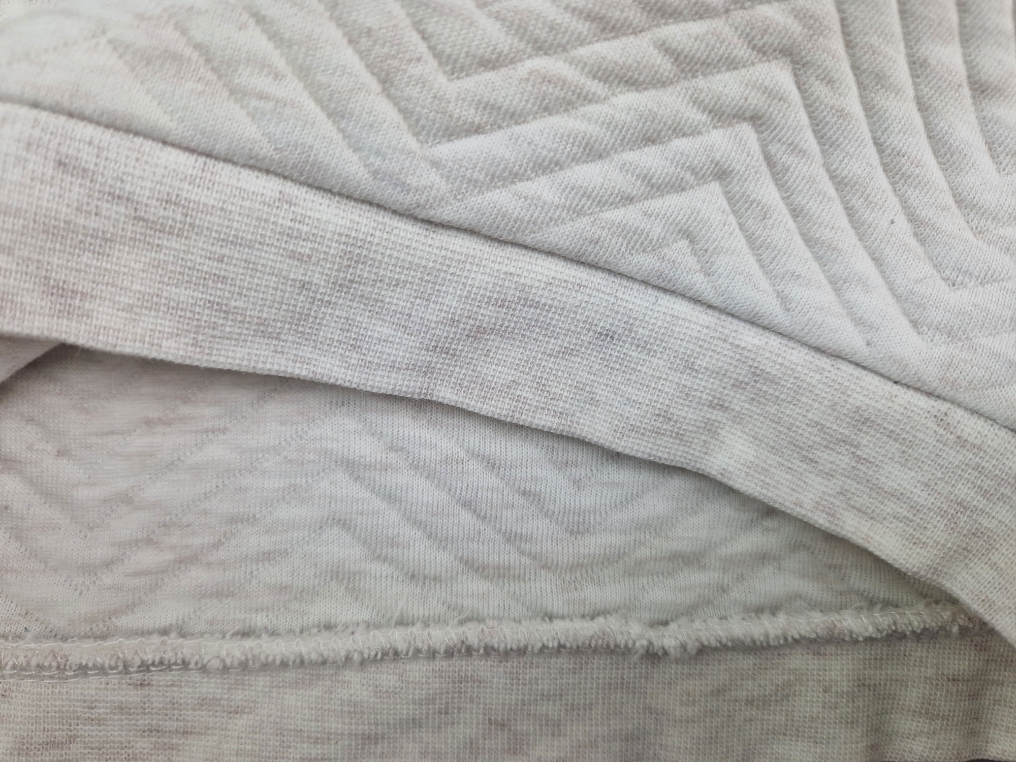 wattiertes Langarmshirt Gr. 74 H&M weiß/altrosa New York