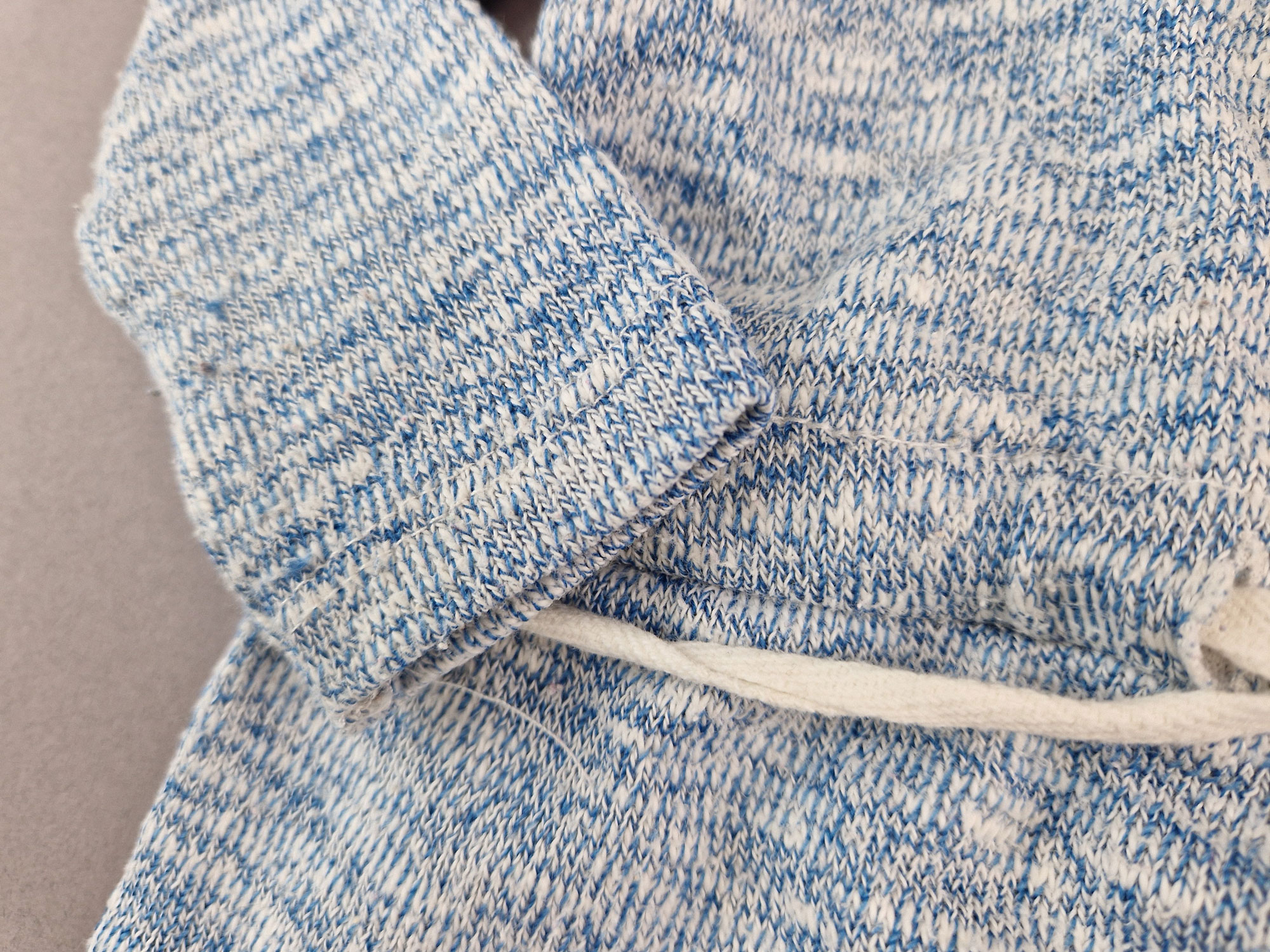 Strickkleidchen Gr. 74 Topomini hellblau meliert mit Kaputze und Katze