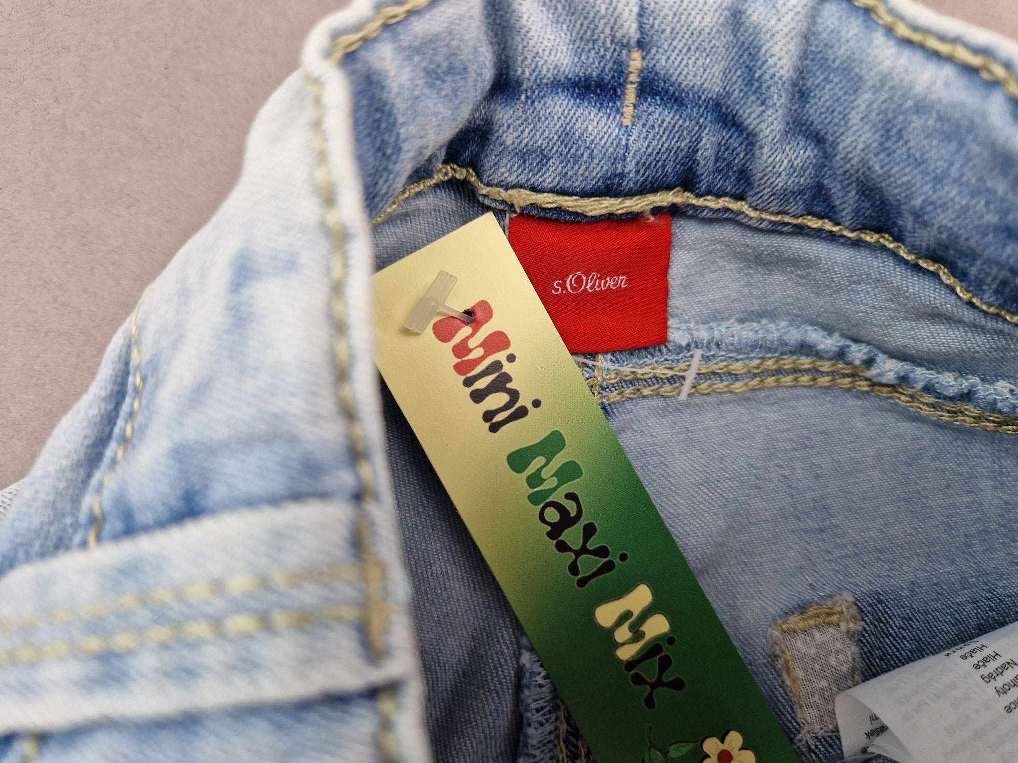 ¾ Jeanshose Gr. 104 s.Oliver hellblau Herzchen