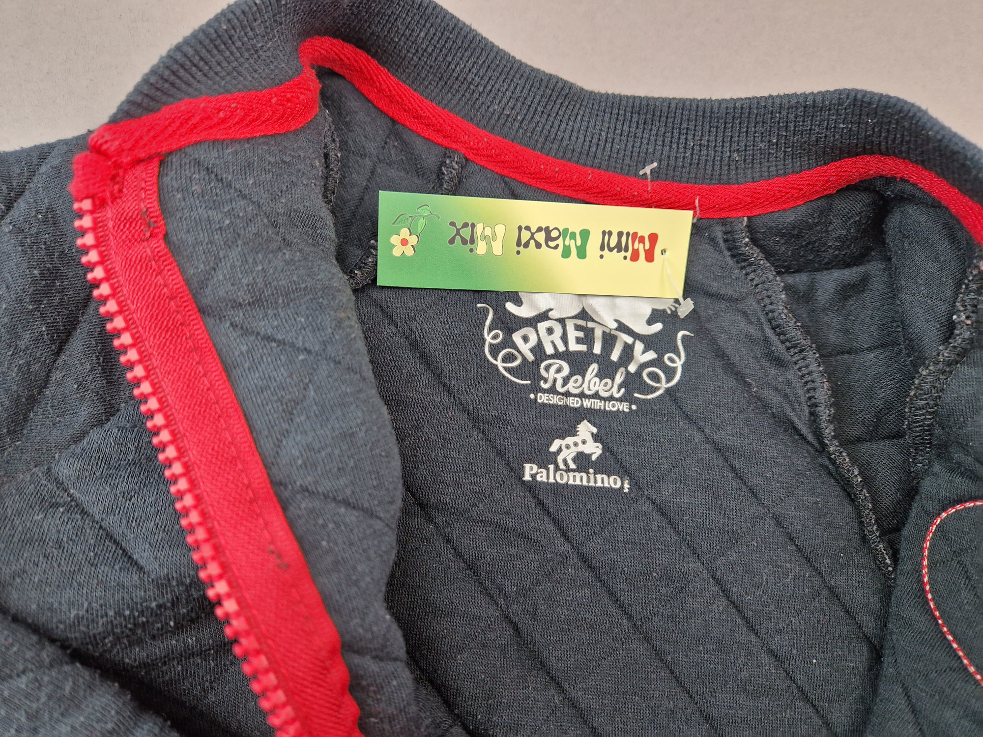 Steppjacke Gr. 92 Palomino schwarz mit rotem Herz