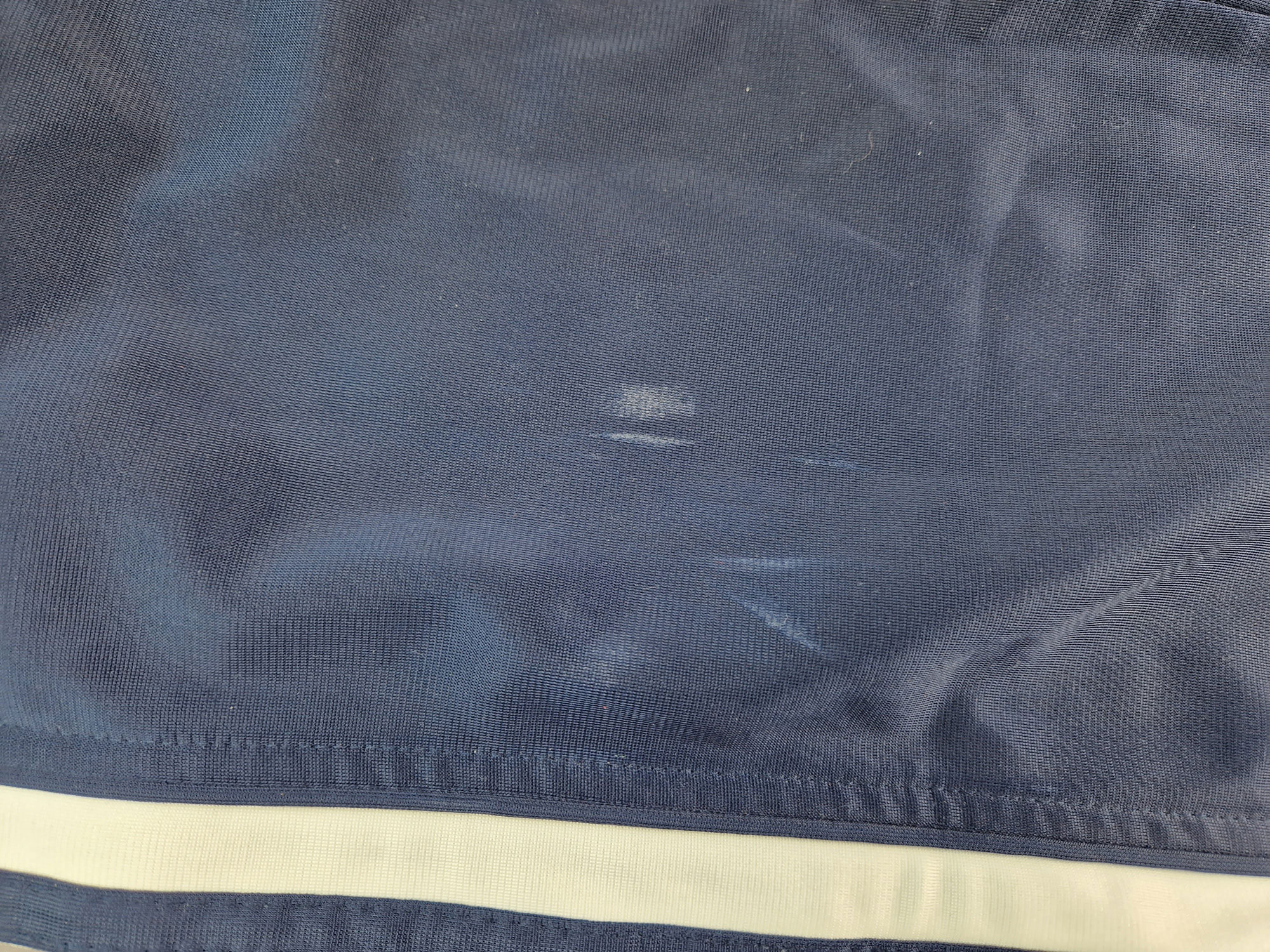 Sporthose Gr. 122 dunkelblau mit weißen Streifen lang