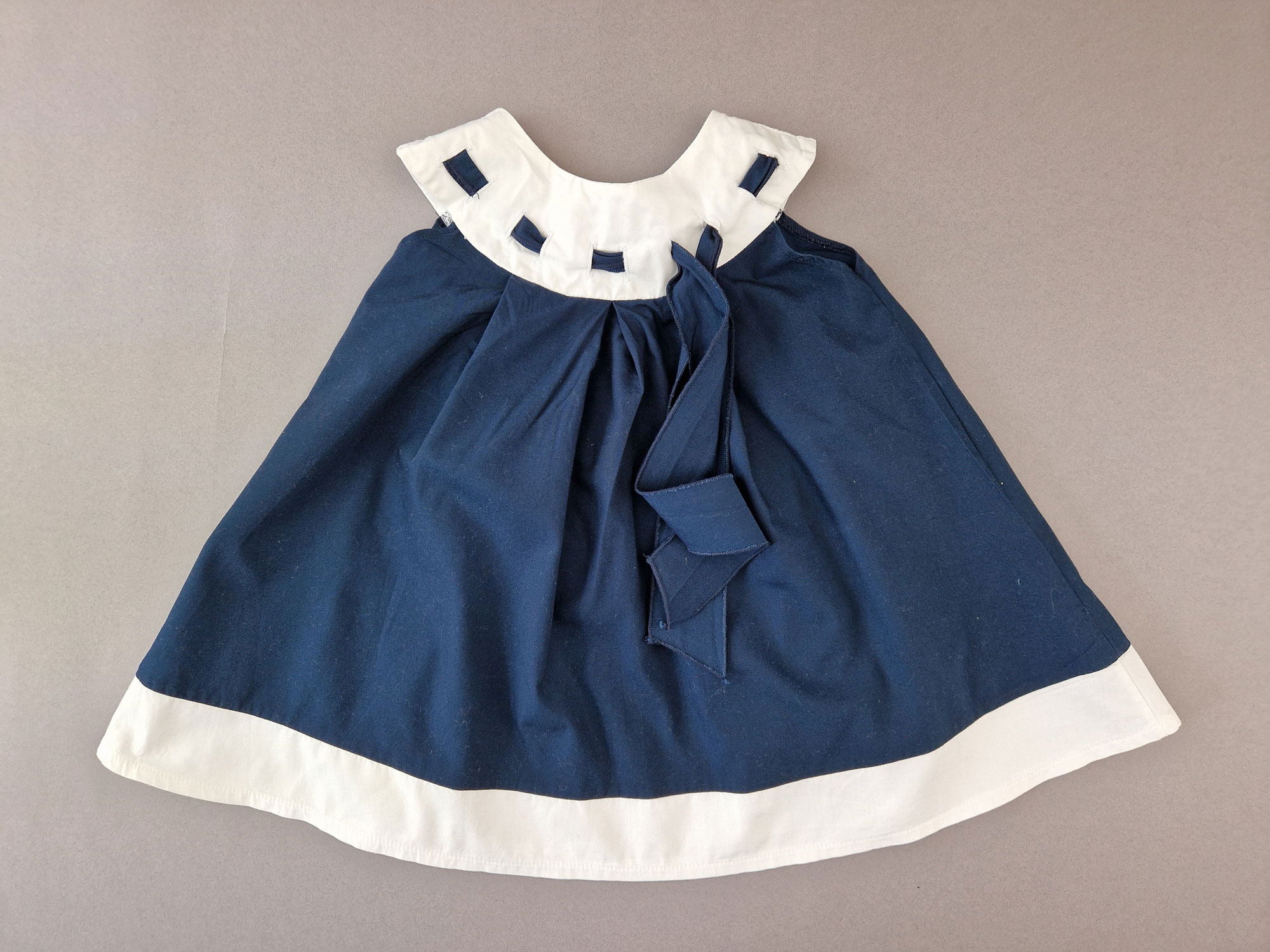 ital. Sommerkleidchen Gr. 74/80 mama dunkelblau/weiß weit ärmellos Matrosenkleid