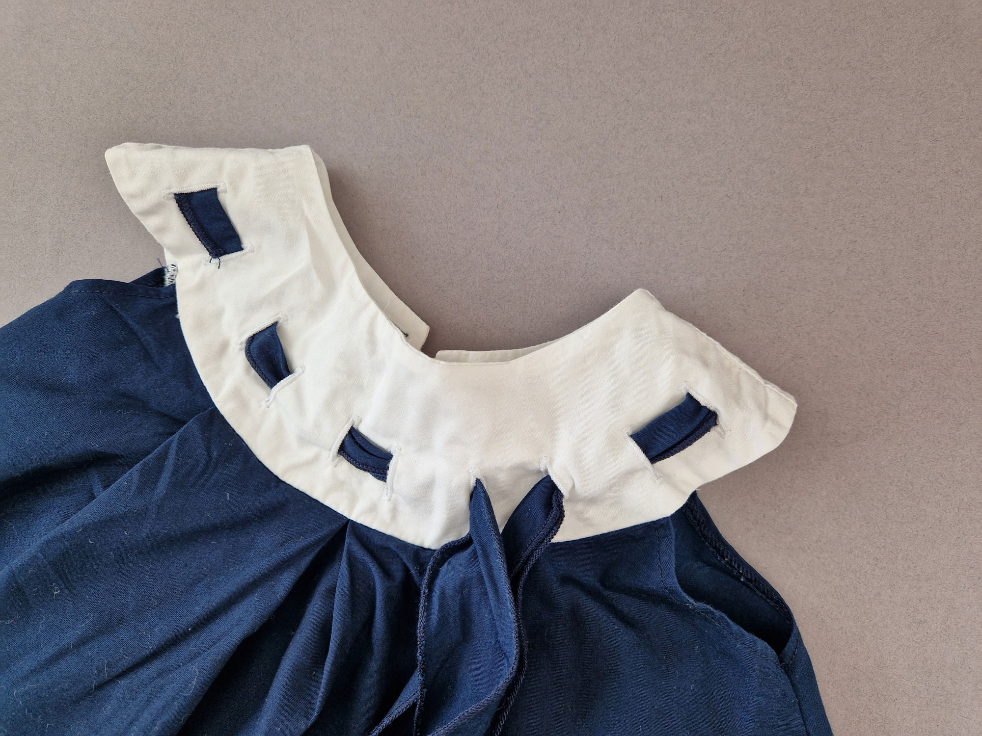 ital. Sommerkleidchen Gr. 74/80 mama dunkelblau/weiß weit ärmellos Matrosenkleid