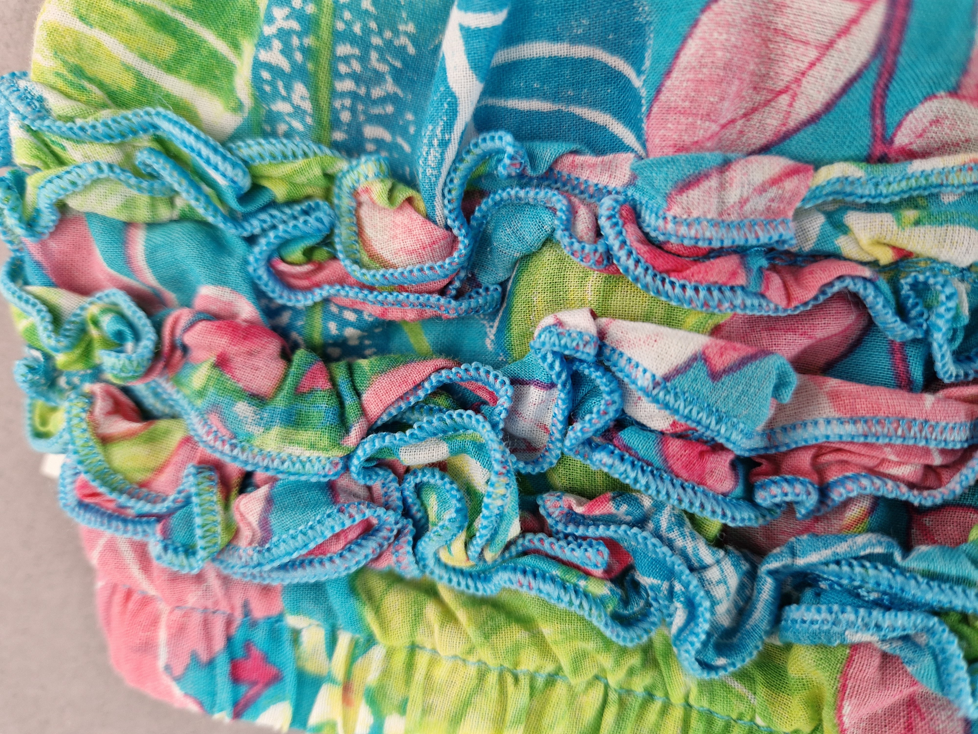 Sommerhöschen Gr. 80 bunt mit Rüschen