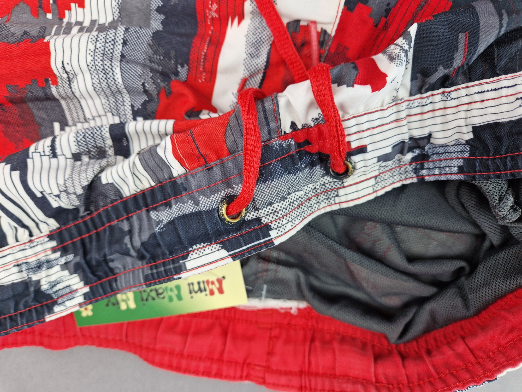 Badeshort Gr. 44/46 speedo rot/schwarz/weiss