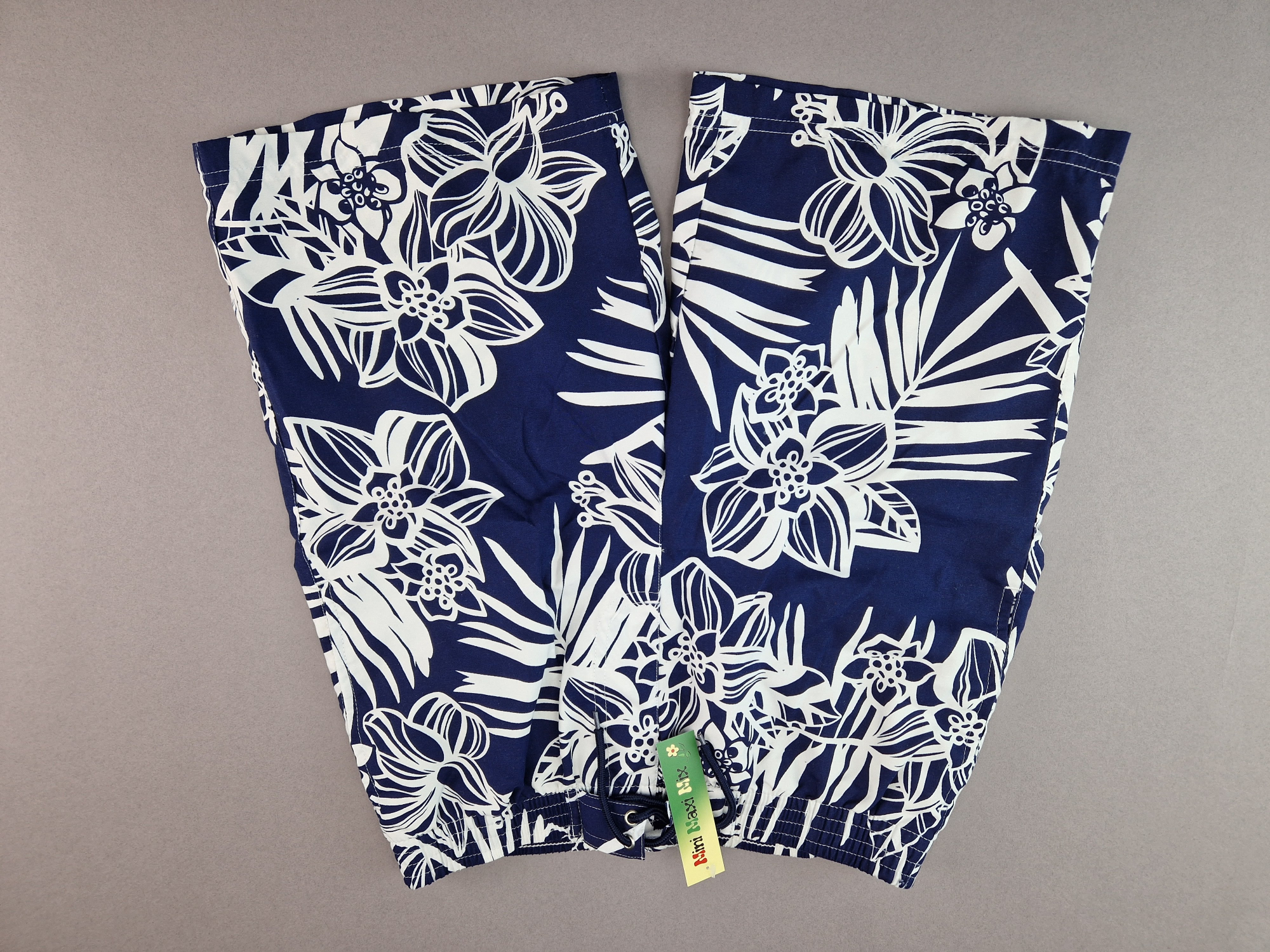 Badeshorts Gr. 146/152 Seaside Beachwear blau/weiß Blumen