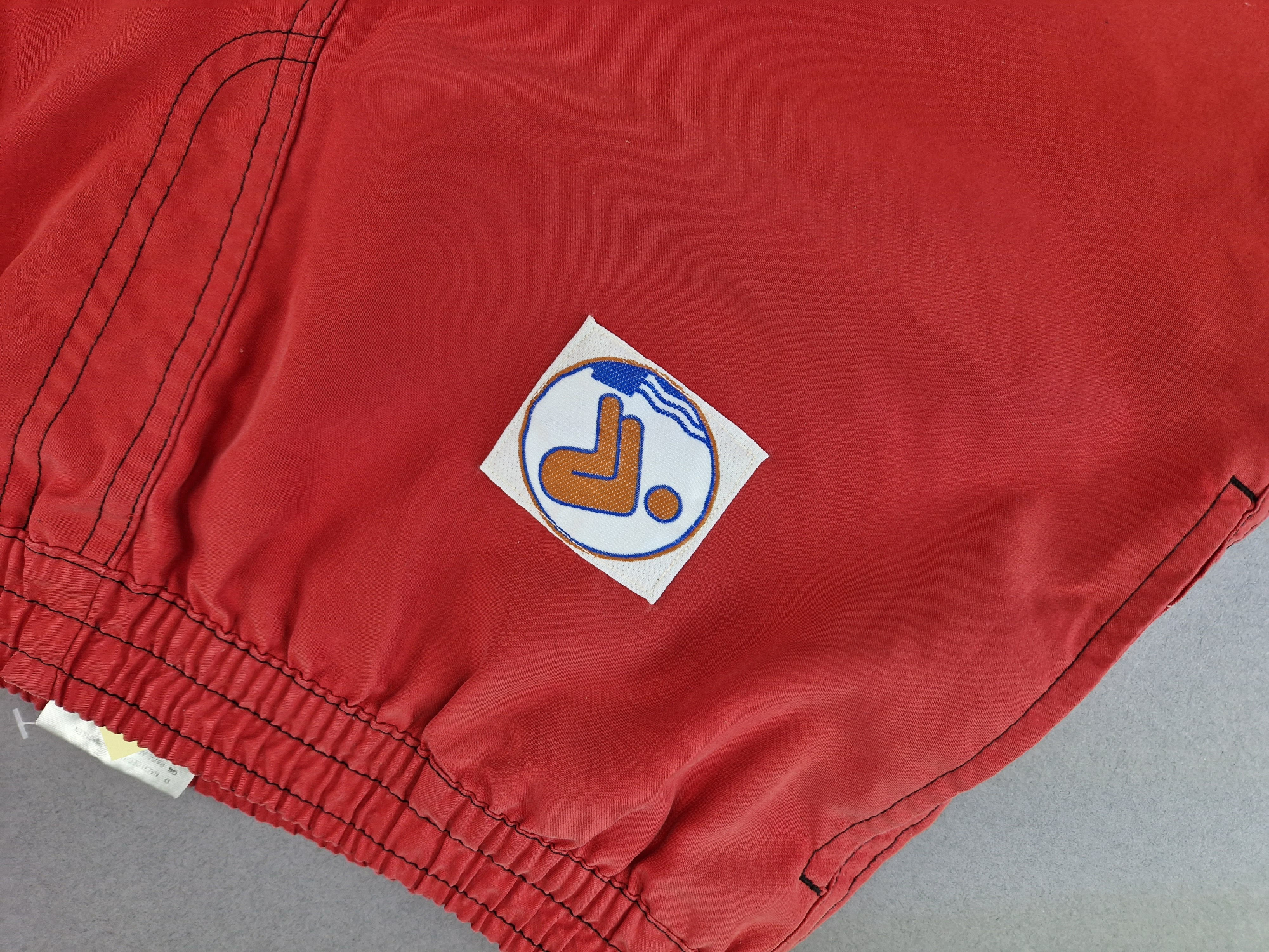 Badeshorts Gr. 146 Jako-o rot mit Krabbe und Schwimmzeichenaufnäher