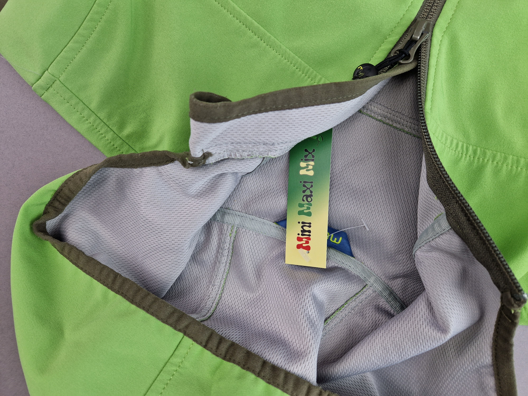 Softshelljacke Gr. 134 me°ru'  grün/grau mit Kaputze