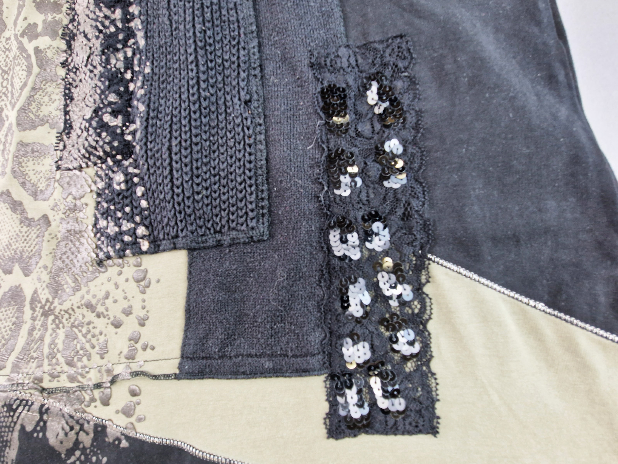 schickes Stretchshirt Gr. 48 Via Appia langarm schwarz/oliv raffiniert