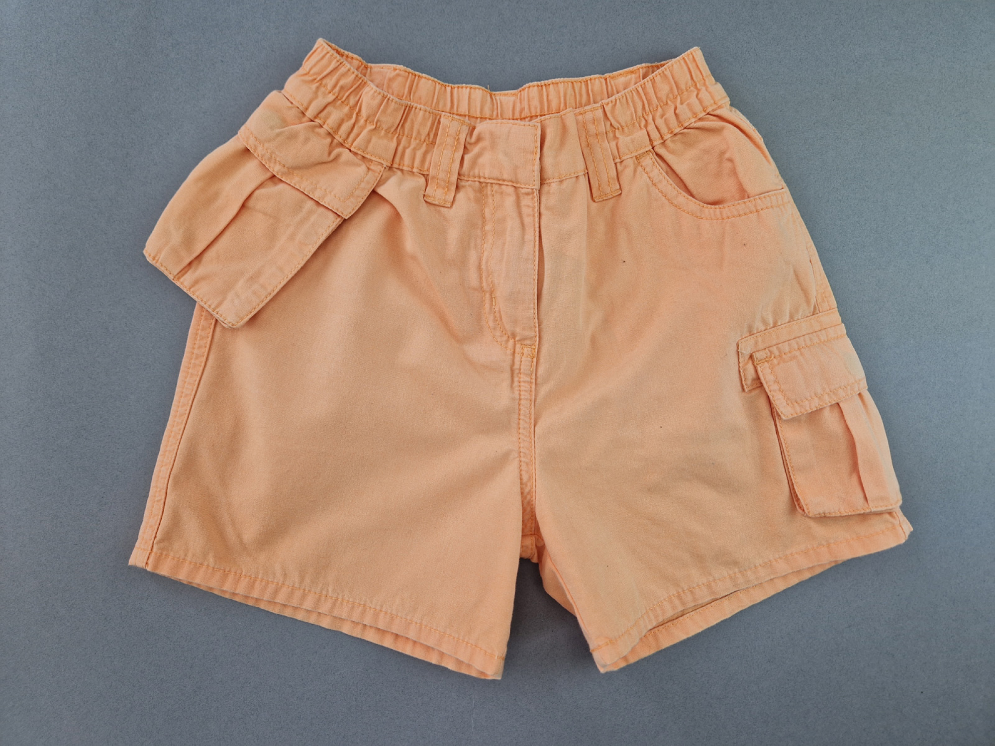 kurze Jeans Gr. 128 Aldi orange mit vielen Taschen
