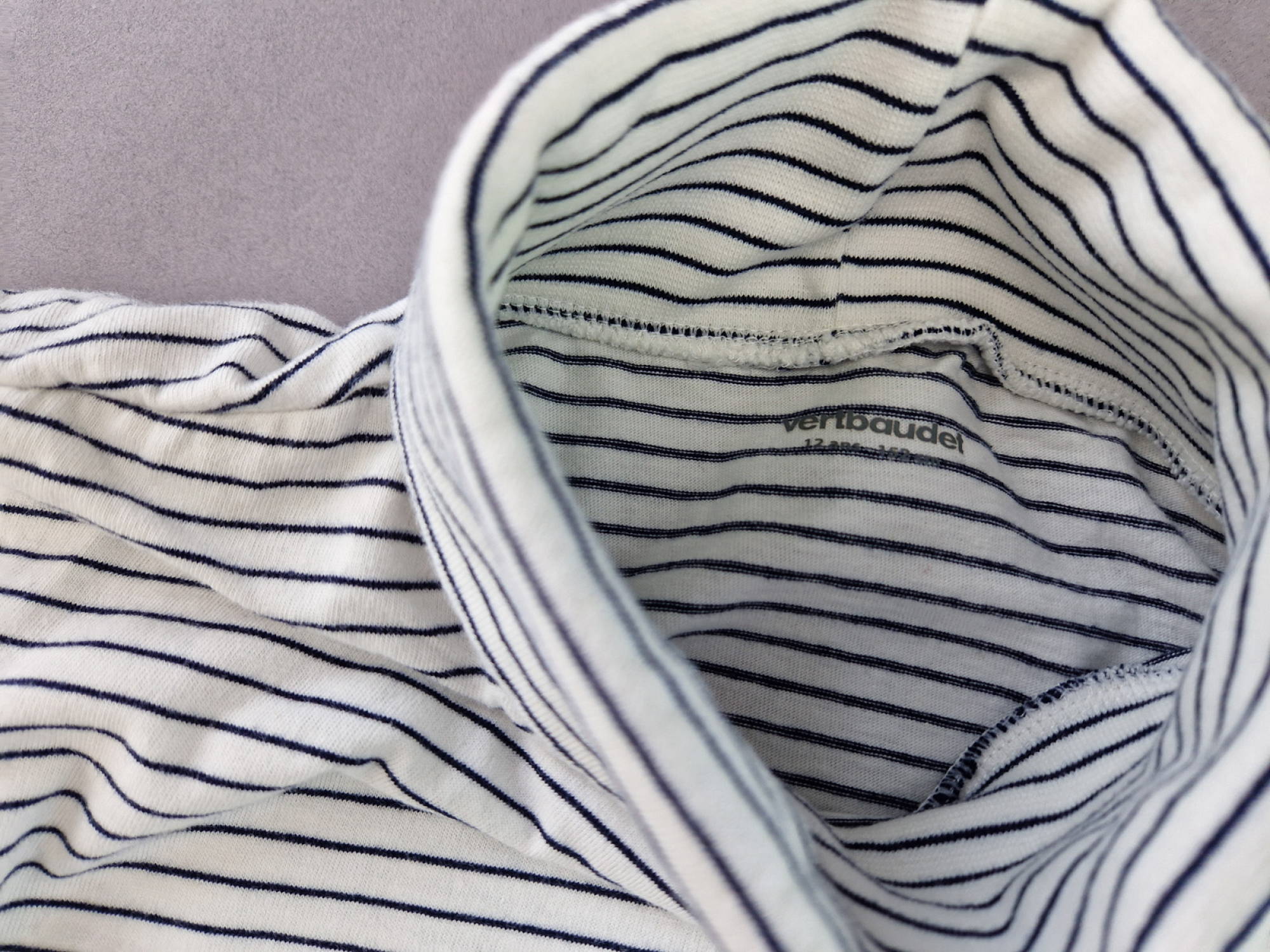 Langarmrolli Gr. 140 vertbaudet weiß/blau geringel